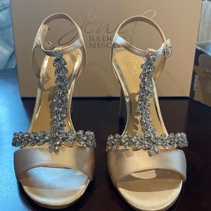 Champagne badgley mischka heels, size 7.5, worn once for wedding, good condition